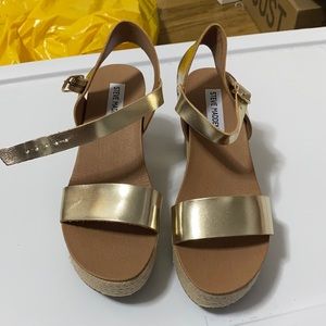 Steve madden gold wedges